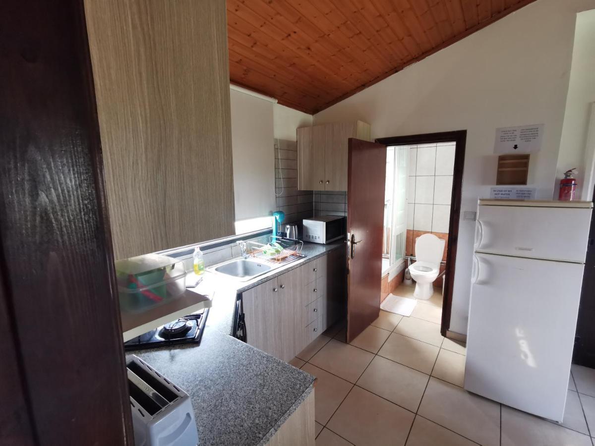 Strovolos Rooms Studios Нікосія Екстер'єр фото