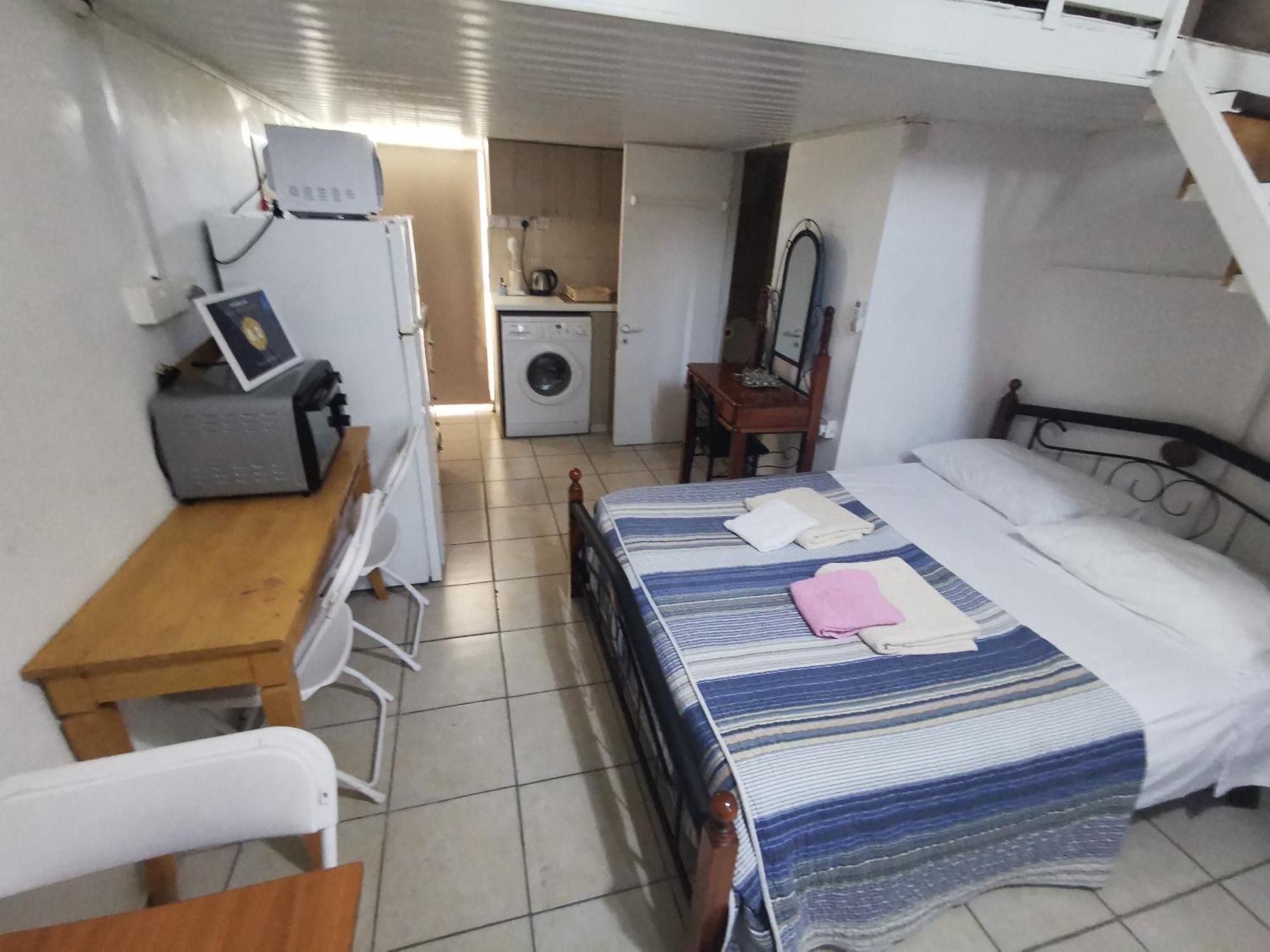 Strovolos Rooms Studios Нікосія Номер фото