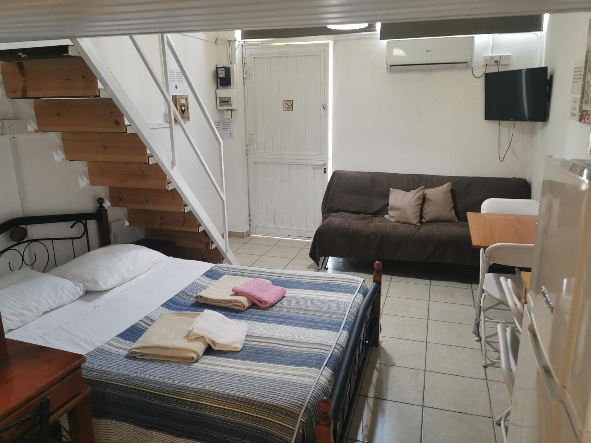 Strovolos Rooms Studios Нікосія Номер фото